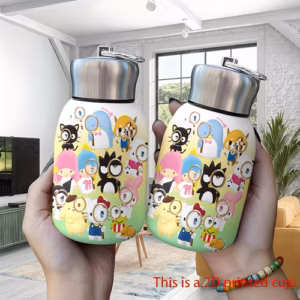 Sanrio แก้วเก็บความเย็น Hello Kitty Little Twin Stars ขนาด 10 ออนซ์ 1 ชิ้น, แก้วน้ำสแตนเลสสตีลพร้อมดีไซน์เลนส์ขยาย, ฉนวนสุญญากาศสองชั้น, เหมาะสำหรับกิจกรรมกลางแจ้งและการออกกำลังกาย, ของขวัญที่เหมาะสำหรับทุกโอกาส